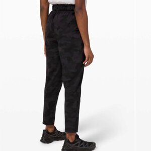 Lululemon Keep Moving Pant 7/8 High-Rise Heritage 365 Camo Deep Coal Multi